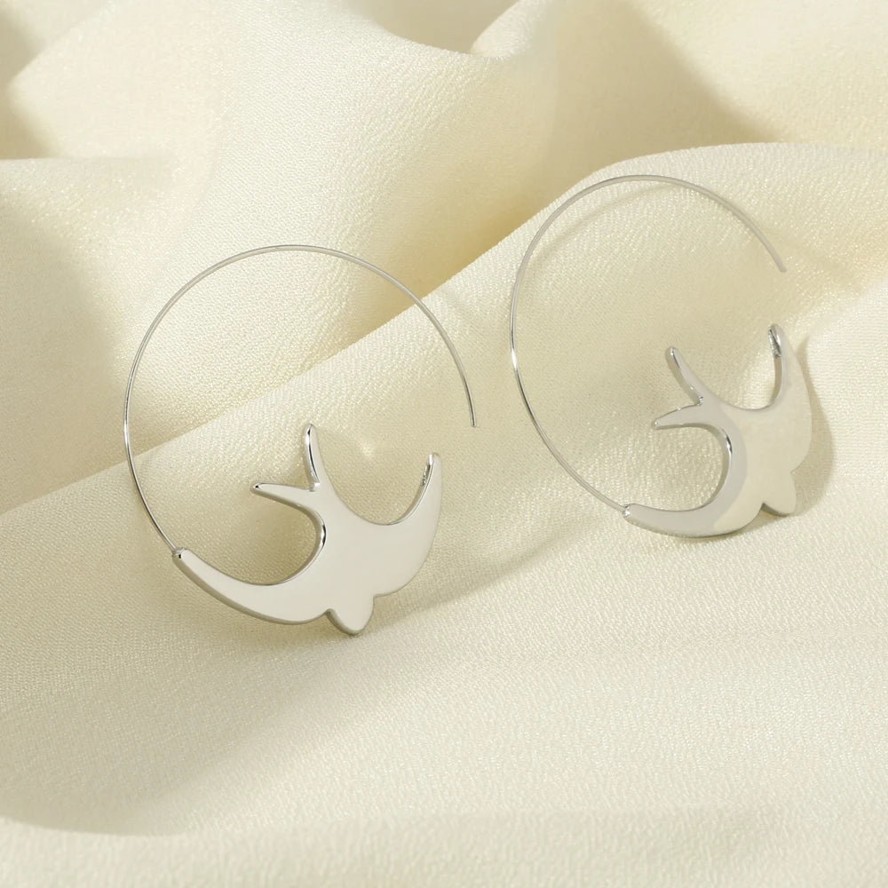 "Andorinha" Pull Through Hoop Earrings