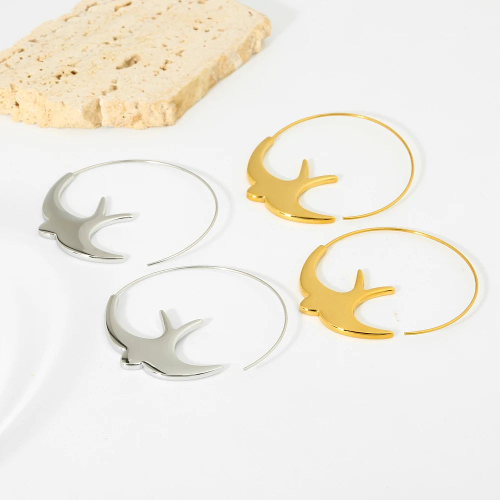 "Andorinha" Pull Through Hoop Earrings