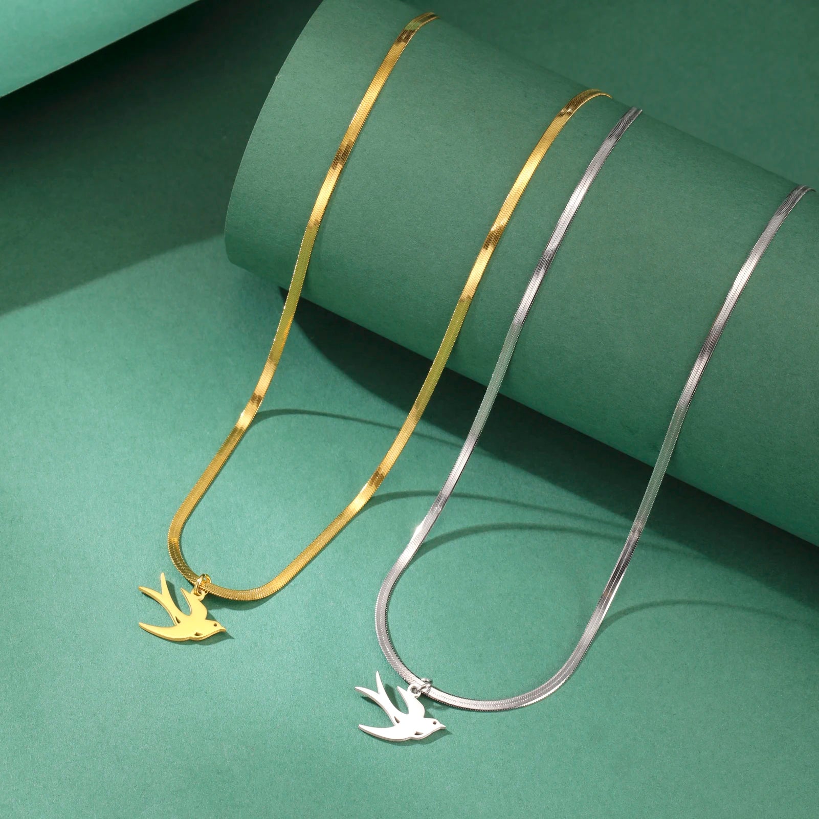 "Andorinha" Necklace
