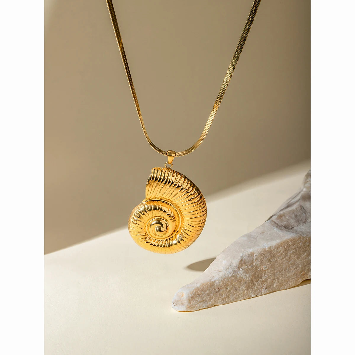 Concha Espiral Necklace