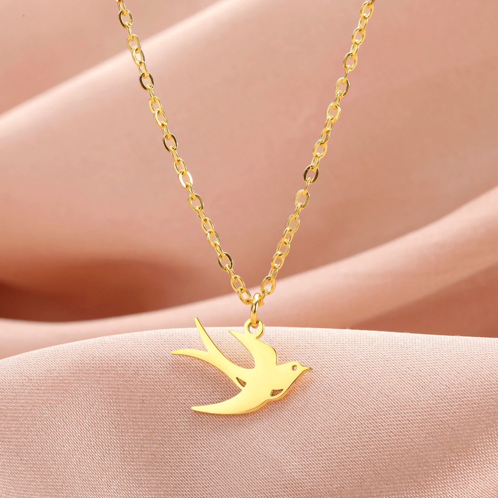 "Andorinha" Necklace