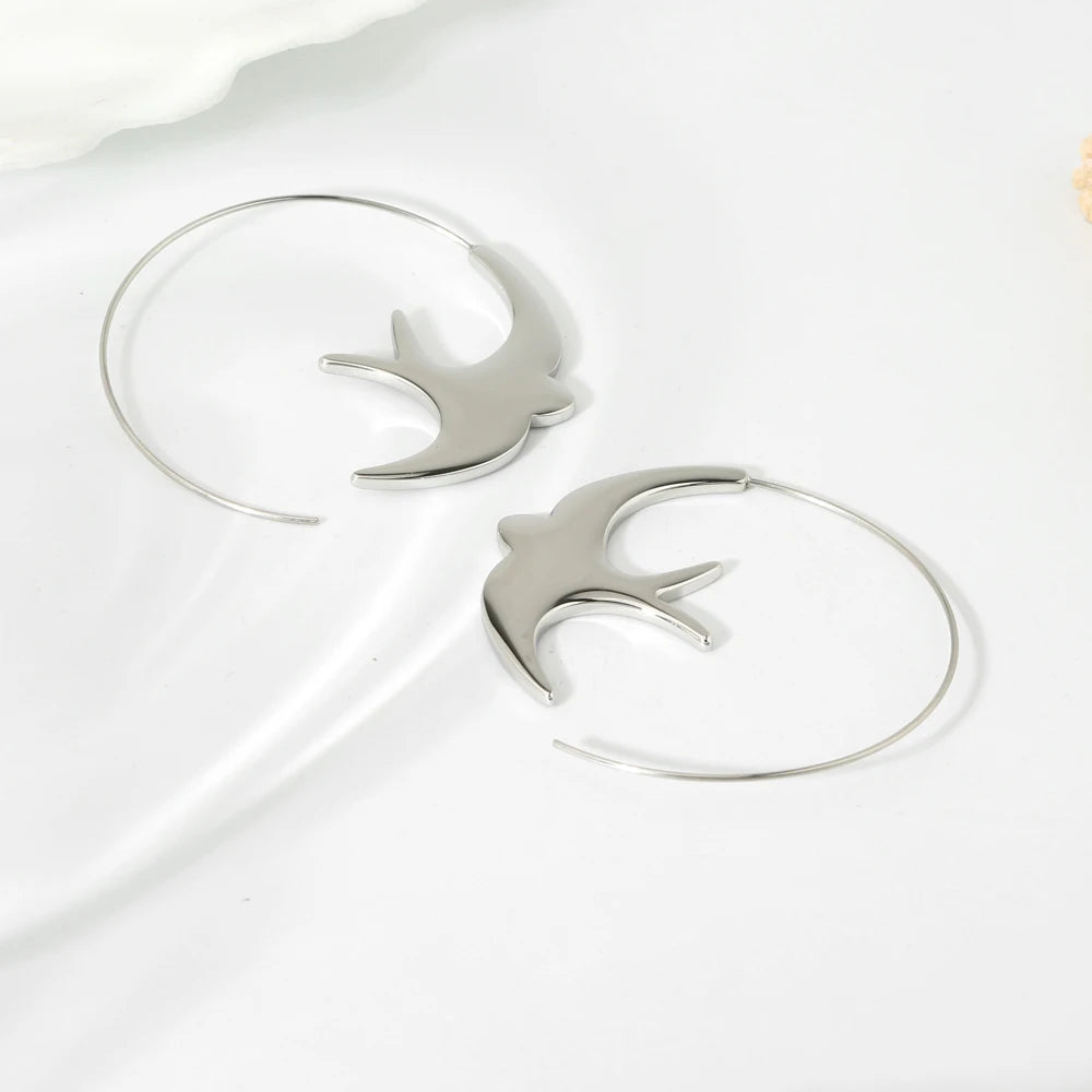 "Andorinha" Pull Through Hoop Earrings