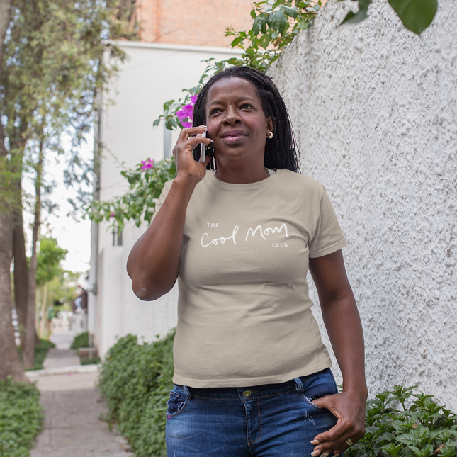 "The cool mom club" T-shirt