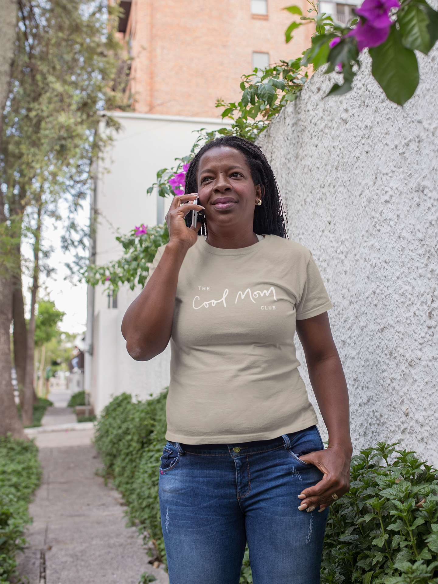 "The cool mom club" T-shirt
